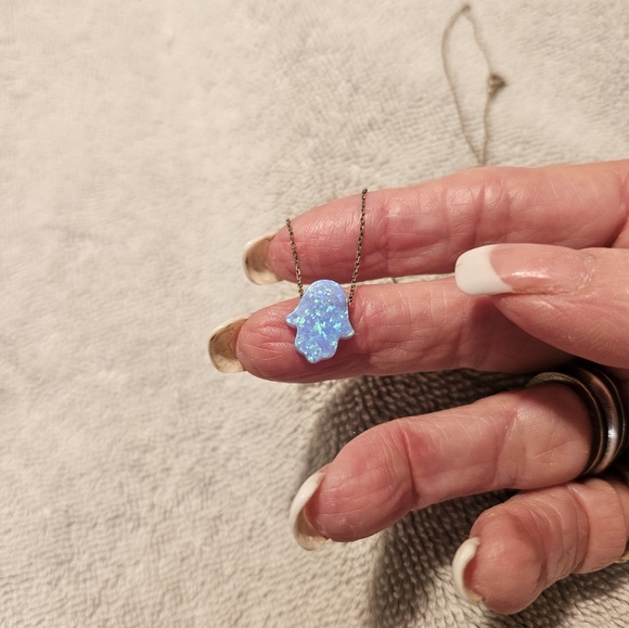 925 STERLING SILVER GOLD CHAIN WITH A FIRE OPAL 🪬 HAMSA. SPECTACULAR. PICS 📸 - Picture 7 of 8